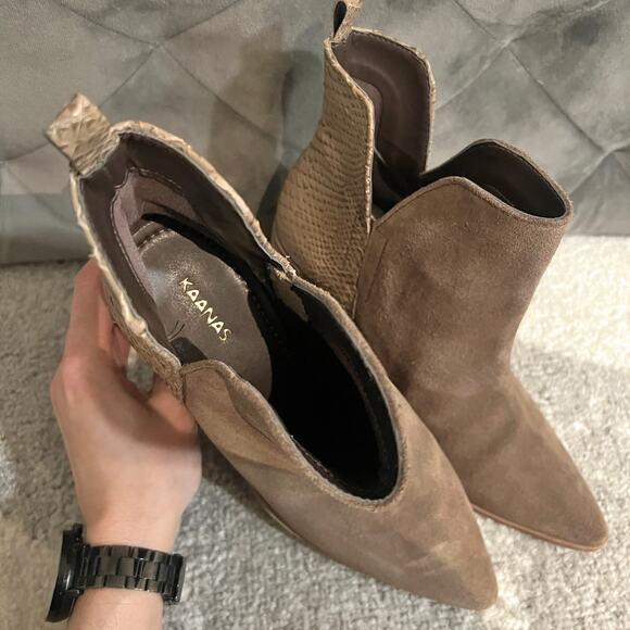 KAANAS Suede Taupe Snake Combo Pointed Toe Booties Size 7 - Picture 6 of 7